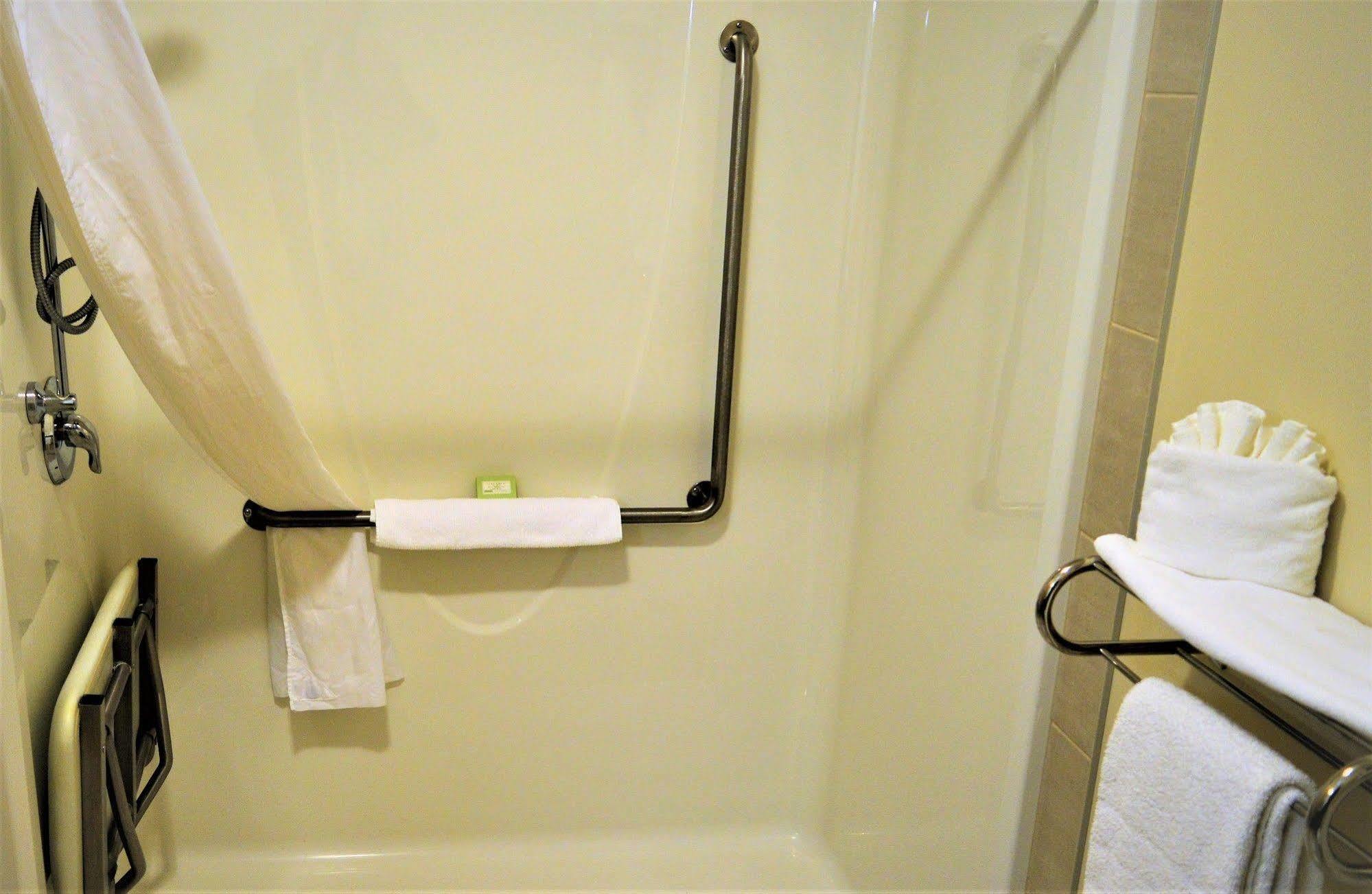 Sigma Inn & Suites Hudson'S Hope Hudson Hope Buitenkant foto