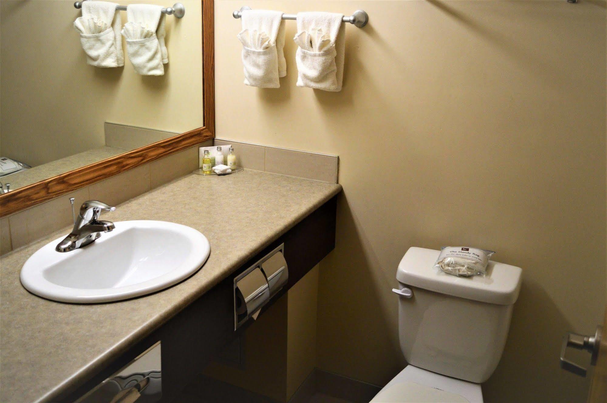 Sigma Inn & Suites Hudson'S Hope Hudson Hope Buitenkant foto